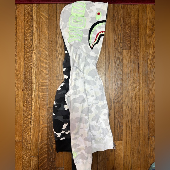 BAPE City Camo Glow in the Dark Camouflage Shark Hoodie - Picture 3 of 4